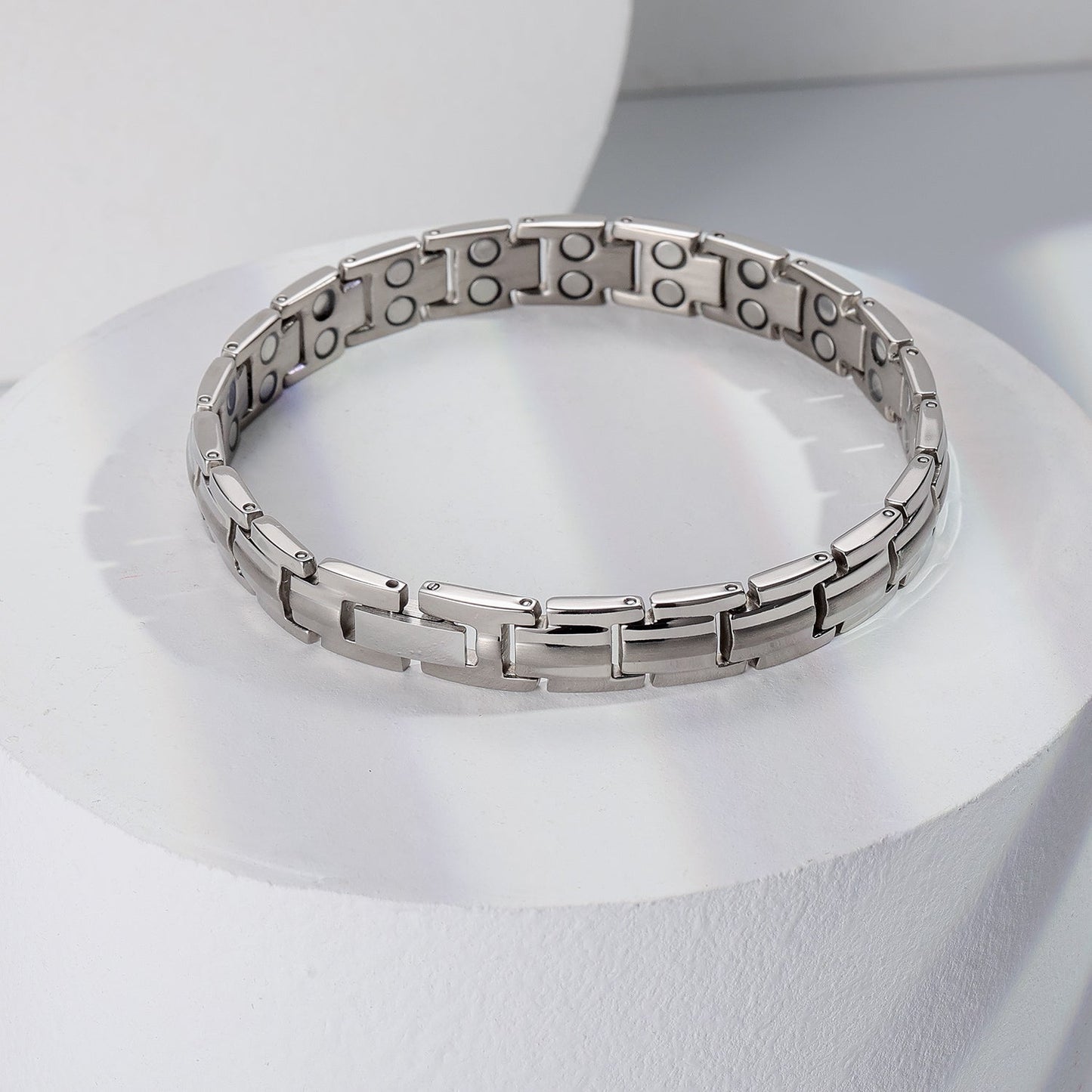 Bransoletka lecznicza „Delux”